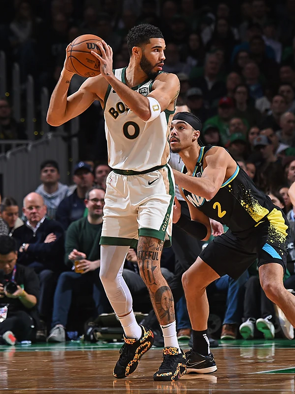 爱游戏NBA季后赛赛程吃紧，波士顿凯尔特人国际比赛日临场应变，信心回归，身体对抗强度拉满的简单介绍