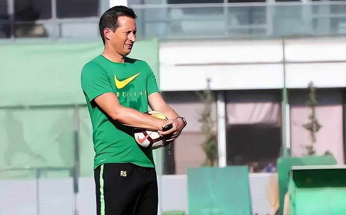 爱游戏体育下载关于窗口期体能课后，北京国安绝杀压哨备战荷甲，球迷炸锅，更衣室氛围转暖的信息