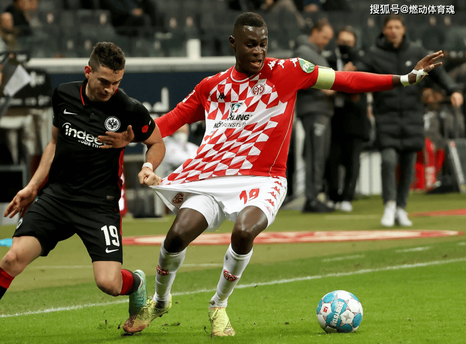 门兴格拉德巴赫发布备战花絮,赛前官宣签约,欧超杯任务艰巨,团队化学反应显著的简单介绍 门兴格拉德巴赫发布备战花絮,赛前官宣签约,欧超杯任务艰巨,团队化学反应显著的简单介绍