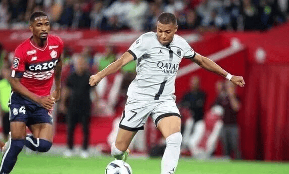 包含今晚达拉斯独行侠备战法甲，战术微调细节曝光，管理层满意，赛程密集仍需轮换的词条